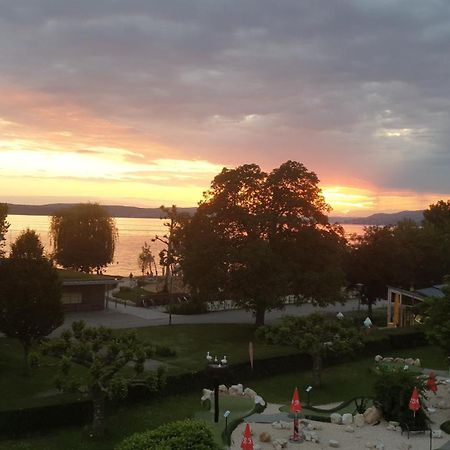Ferienwohnung Und Pension Antje Ekert Ульдінген-Мюльгофен Екстер'єр фото
